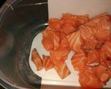 Foto del paso 2 de la receta: Salmón frito, especial para niños