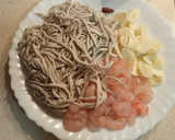 Foto del paso 1 de la receta: Revuelto de gulas y gambas