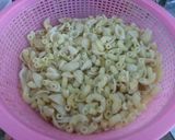 Foto langkah ke 2 dari resep Creamy Cheesy Macarony Schottel.