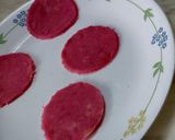 A picture of step 4 of Baked Chandrakala with Yellow Dip.