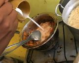 A picture of step 4 of Singaporean rice with gravy sauce.