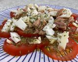 Foto del paso 1 de la receta: Ensalada de tomate con queso
