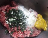 Foto del paso 1 de la receta: Albóndigas con crema y puré mixto