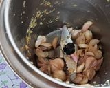 A picture of step 1 of Chinese shezwan sauce.