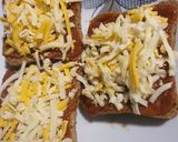 A picture of step 3 of Toasts pizza.