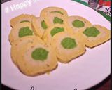 A picture of step 6 of Kesariya tri-colour mawa roll.