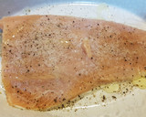 Foto del paso 2 de la receta: Timbal de salmón fresco y aguacate