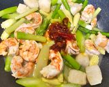 A picture of step 3 of XO Sauce Asparagus with Shrimp and Scallops.