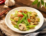 芹菜炒洋菇(簡單料理)的食譜步驟8照片