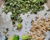 परवल / परवर फ्राय (parwal fry recipe in marathi) रेसिपी स्टेप 2 फोटो 