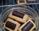 Foto langkah ke 7 dari resep Chocolate Stick Cookies.