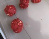 Foto langkah ke 4 dari resep Red Velvet Soft Cookies Sourdough Discard.