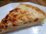 Tarta rápida de jamón, queso, tomate y huevo