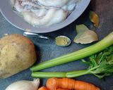 Foto del passaggio 1 della ricetta Polpo con patate su crema alle carote