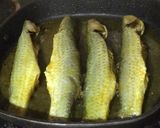 A picture of step 3 of Parshe (Fish) Fry.