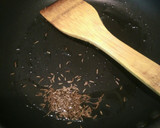 A picture of step 2 of Cabbage Curry.
