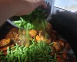 Foto langkah ke 4 dari resep Semur Wortel Telur Ceplok.