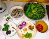 Gambar langkah 1 resipi Kalio Pakis Udang, menu dari seberang mudah dimasak.