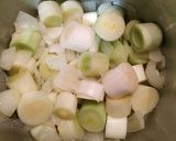 Foto del paso 1 de la receta: Crema de puerros