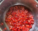 รูปขั้นตอนการทำที่ 3 ของ 🍓แยมสตรอว์เบอร์รี่แบบง่ายๆ สูตรทานหวานแล้วไม่รู้สึกผิด🍓