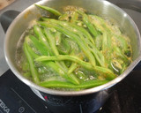 Foto del paso 4 de la receta: Falso spaghetti de judías verdes con gambas