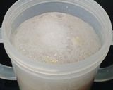 Foto langkah ke 1 dari resep Roti Manis Lembut Tanpa Mixer Tanpa Ulen.