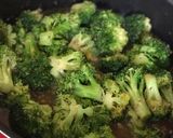 A picture of step 3 of Sautéed Garlic Broccoli.