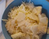 Foto del paso 3 de la receta: Tarta salada tres quesos y tomate