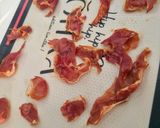 Une image de l'étape 2 de Verrines aux tomates, jambon de Bayonne et chèvre 🐐.