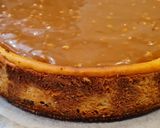 Foto del paso 8 de la receta: Cheesecake de dulce de leche con base de galletas y nueces
