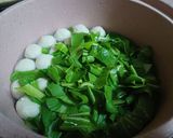 Hình bước làm 1 của món Canh cải thìa cá viên