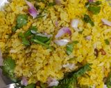 A picture of step 3 of Kanda poha.