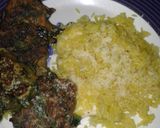 Foto del paso 6 de la receta: Torrejitas de acelga y queso con arroz amarillo con queso fresco y rallado