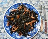 Foto del paso 7 de la receta: Fideos negros de Pascua con mejillones, camarones y pulpitos