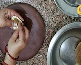 A picture of step 4 of बेसन की मसालेदार मठरी (खस्ता).