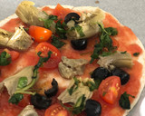 Foto del paso 1 de la receta: Pizza de tortilla de trigo capricciosa y saludable