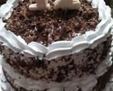 A picture of step 20 of Two tier vanilla and chocolate cake 🎂.