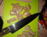 Foto langkah ke 3 dari resep Seblak Samyang Sosis Ayam Kerupuk Bawang level 30.