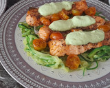Foto del paso 4 de la receta: Salmón con espaguetis de calabacín y salsa de yogur - en freidora de aire-