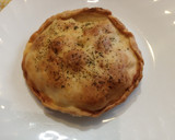 Foto del paso 8 de la receta: Empanada individual de pavo con bacon y queso