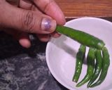 A picture of step 1 of White vinegar saled / pickle.