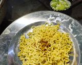 Foto langkah ke 1 dari resep Mie Goreng Sosis.
