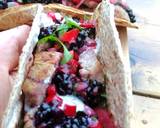 Lamb tacos with blackberry salsa and mint /chives yoghurt sauce recipe step 8 photo