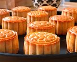 Hình bước làm 11 của món 💚 Bánh Trung Thu Nhân Đậu Xanh Kỷ Tử Nho Khô Loại Mini 50 gr (Vegetarian)