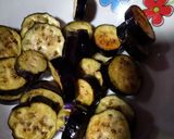 Foto langkah ke 2 dari resep Sambal Terong Tongkol Suwir.