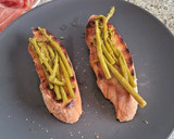 Foto del paso 8 de la receta: Tostadas con espárragos de bote y jamón serrano