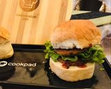 A picture of step 3 of Shami kabab burger.