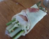 A picture of step 3 of Sig's Asparagus, Cheese and Black Forest Ham Parcels.