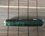 Hình bước làm 4 của món Bé làm cơm cuộn kimbap