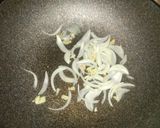 รูปขั้นตอนการทำที่ 4 ของ ไก่กรอบผัดผงกะหรี่